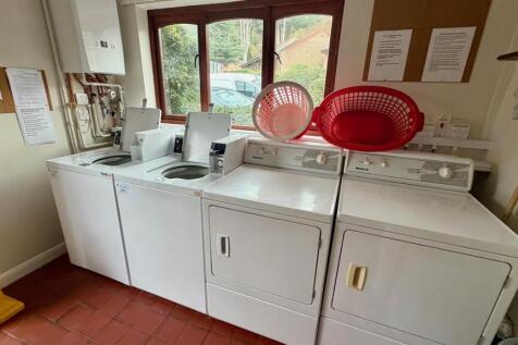 RESIDENTS LAUNDRY FACILITIES