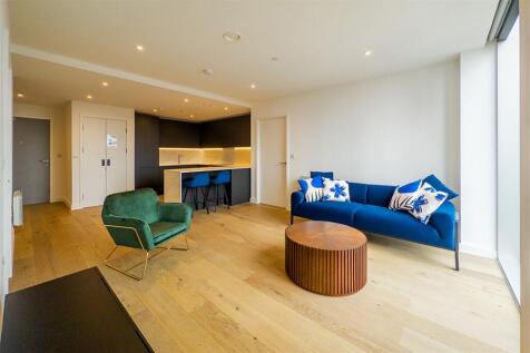 Two Bedroom Two Bathroom | No Onward Chain | 9th Floor | 24 Hour Concierge | Residents Swimming Pool & Gym | Deansgate Location | Residents Bar & Karaoke | 793 Sq Ft |