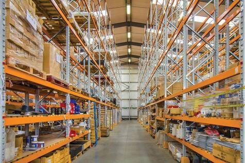 Distribution Warehouse to rent in hull