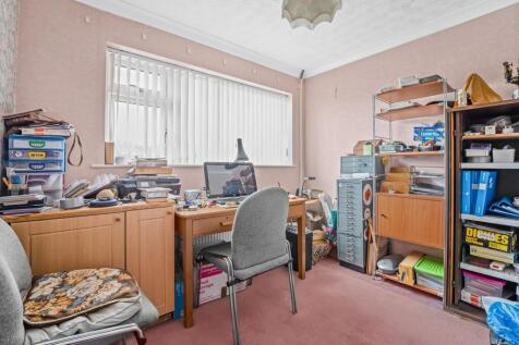 Office behind Garage