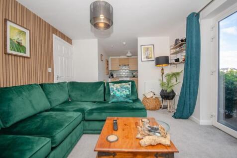Lounge pic 2.jpg