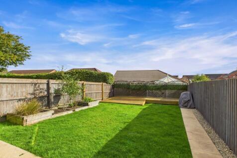 A low maintenance garden that does not feel overlo