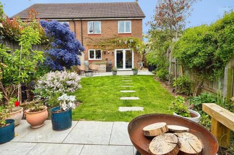 garden to house