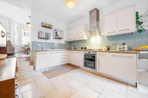 Kitchen.JPG