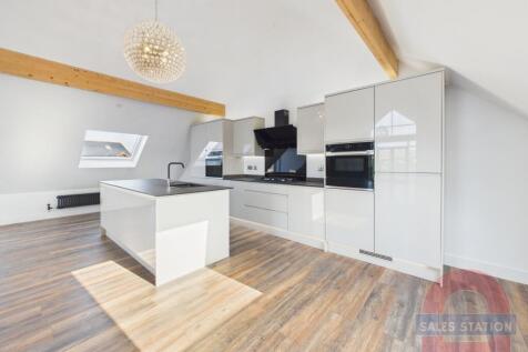 Open Plan Kitchen / Lounge