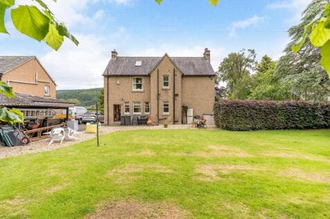 4 bed, 3 bath Detached in Leeds - Photo 19