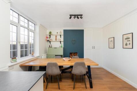 2R8CSH - Dining Room C.jpg