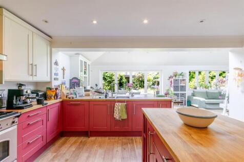 Kitchen 3.jpg