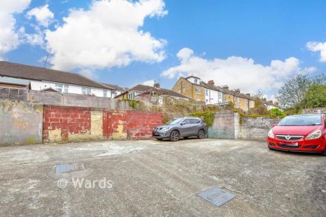 Driveway/Parking