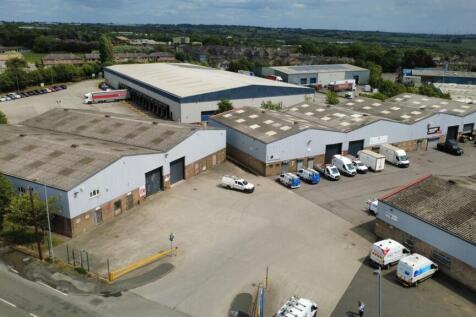 Distribution Warehouse to rent in moor top kirklees