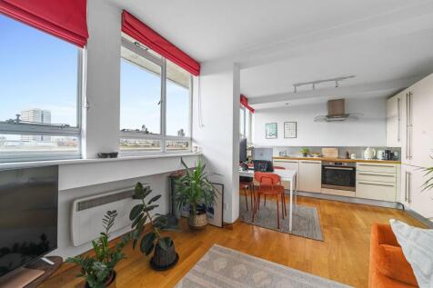 A one bedroom apartment set on the 5th floor of sought-after Keeling House - a stunning example of a Brutalist residential building with a Grade II* Listed status in acknowledgement of its architectur