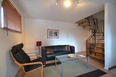 Amazing one bedroom house with allocated parking and outdoor space. Situated next to all the vibrant amenities and transport links of the Canary Wharf.