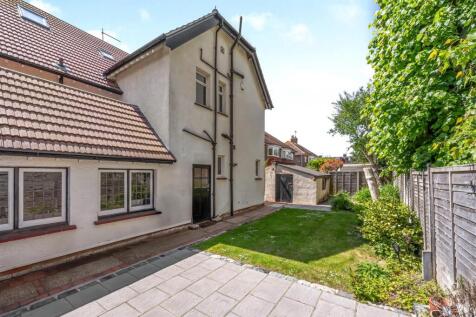 St Valerie Road, 19-018.jpg