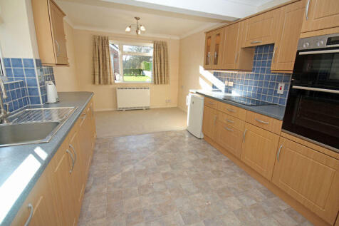 Kitchen dining room