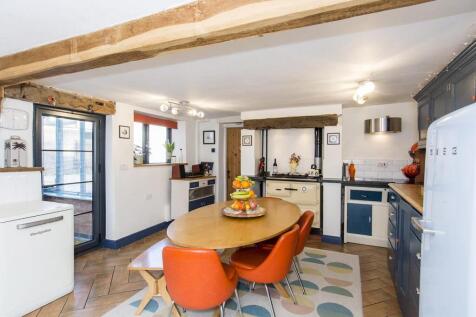 Dining Kitchen Photo 2