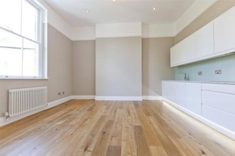 Winkworth are delighted to present a stunning, brand new apartment, ideally located on one of N19s premier roads, inside a 10 minute walk to Archway station. This marvellous flat comprises an open pla