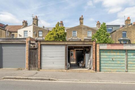 Garage-Access-from-Road.jpg