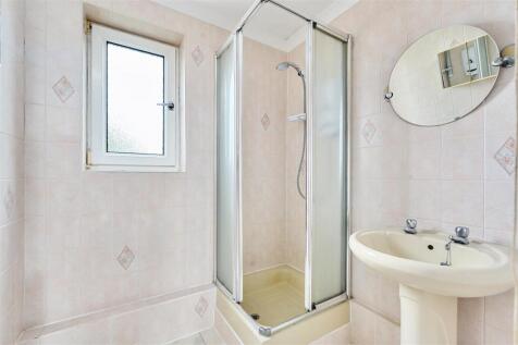 17 PINEWOODS COURT - TN393UD (15).jpg