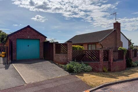 Garage & Driveway