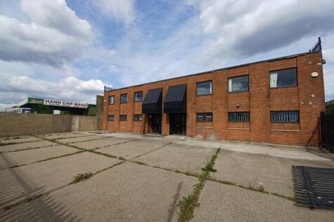 Front Courtyard 1.jpg