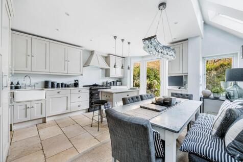 14 Kingswood Road-7.jpg