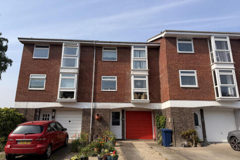 3 Bedroom Terraced for Sale