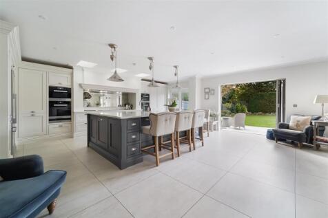 CEDAR WALK, 13B, RUFFETT WOOD HOUSE  (1).jpg