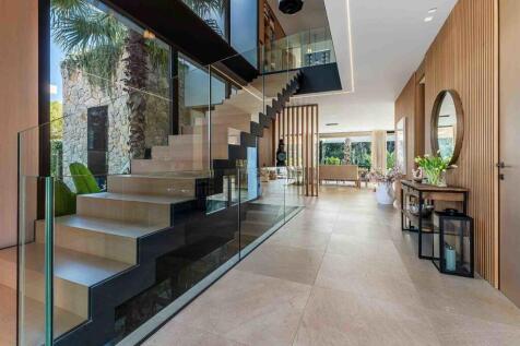 09-santa ponsa-Beeindruckende Luxusvilla-kaufen-treppe