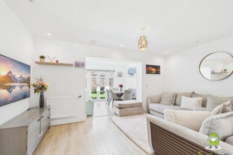 EweMove Estate Agents Basingstoke - Denarii Drive