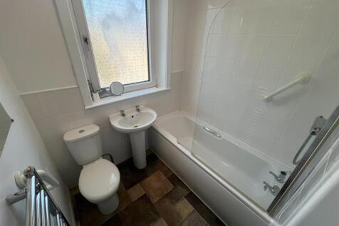 BATHROOM.jpeg