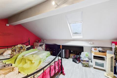 CAM05192G0-PR0167-STILL041