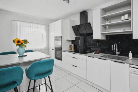 kitchen 2.JPG