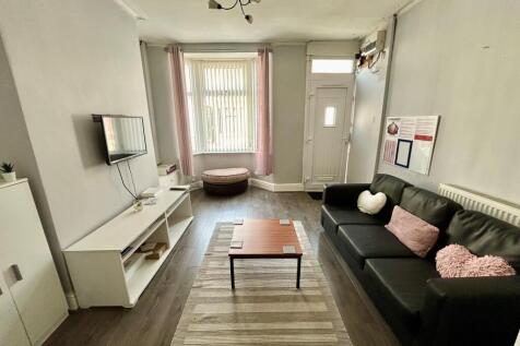 ** Zero Deposit Guarantee Available **
Available now. Set in an ideal location with excellent access to Liverpool City Centre is this fantatsic two bedroom mid terrace property. Finished to a very hig