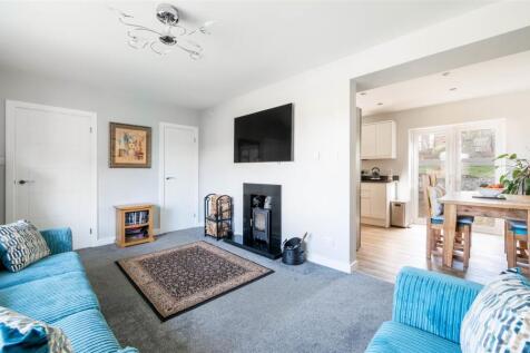 Living Room-4.jpg