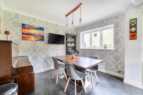 1375195-19-690c85...