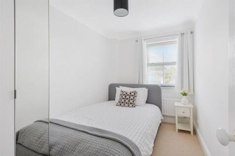 ST THERESA CLOSE (9).jpg