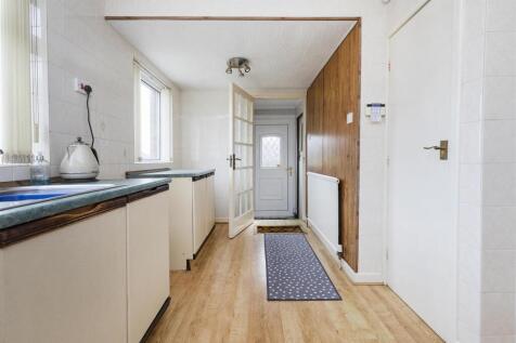 Bramleys Estate Agents - Weatherhill Crescent - Li