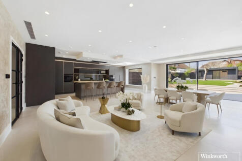 Living / Kitchen