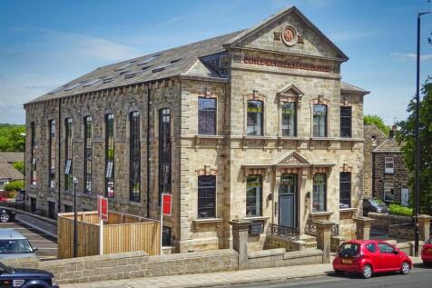 A spacious three bedroom penthouse apartment set within an impressive converted church building offering well-proportioned accommodation throughout.