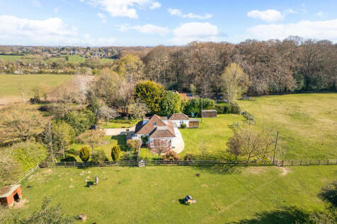 Side Paddock to House