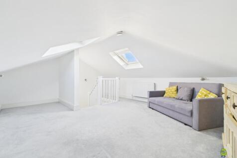 Presented by Nicoleta at EweMove Bexleyheath and D