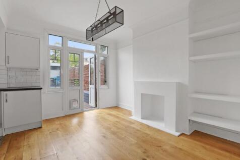 12-832fJHPropWpen - 33 Chesham Road - 10 (1).JPG