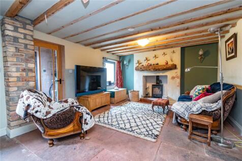 2 Mellfell Living Rm