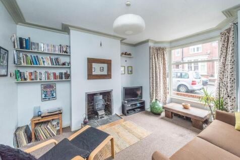 LIVING ROOM, KITCHEN AND DINER