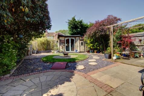 Lindsey Crescent - Matt Clinton EweMove Kenilworth