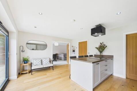 Kitchen/Breakfast Area