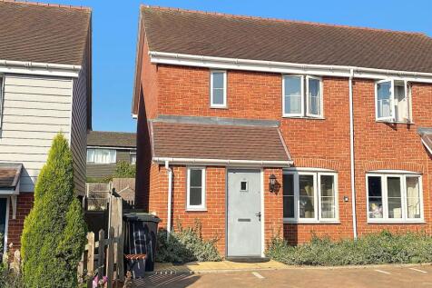 29 Preston Hall Close - Front1.jpg