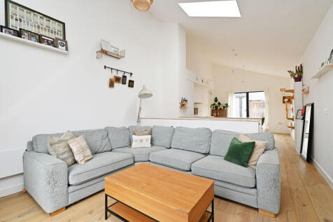 Open Plan Living / Dining / Kitchen
