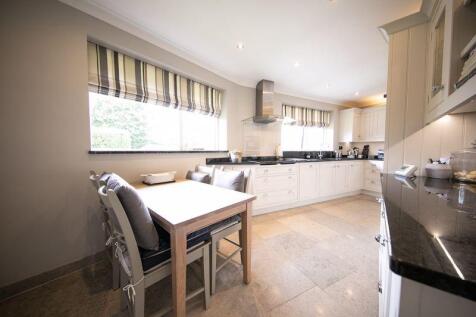 Kitchen and breakfast room