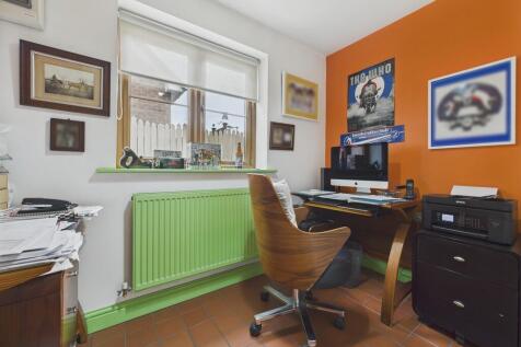 CAM04273G0-PR0175...